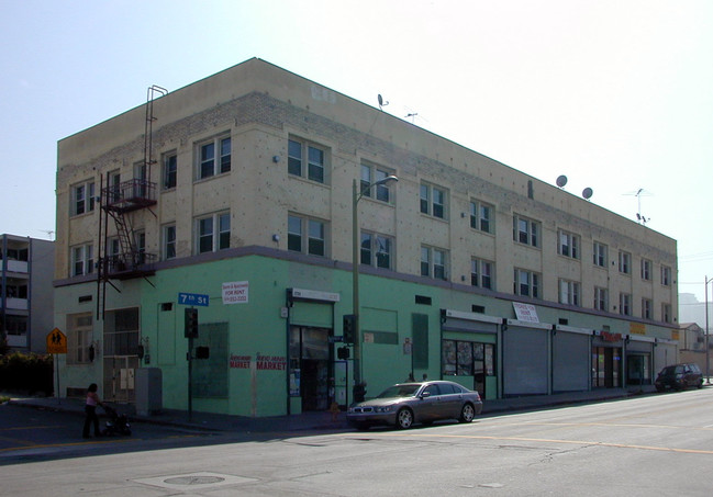 694 S Burlington Ave in Los Angeles, CA - Building Photo - Building Photo