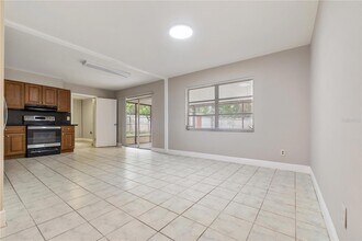 7314 Sequoia Dr in Tampa, FL - Foto de edificio - Building Photo