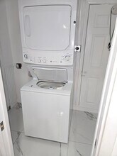 1822 SW 102nd Pl in Miami, FL - Building Photo - Building Photo