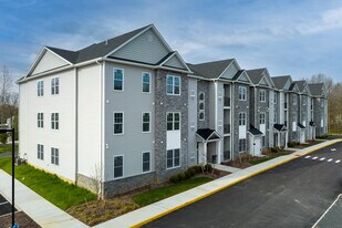 Oak Tree Plaza in Matawan, NJ - Building Photo