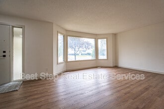 2208-2285 85 St NW in Edmonton, AB - Building Photo - Building Photo