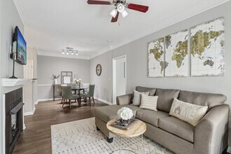 Mount Laurel Crossing in Mount Laurel, NJ - Building Photo - Building Photo