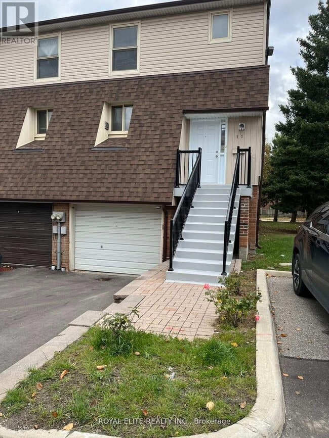 property at 11 Yellow Birchway