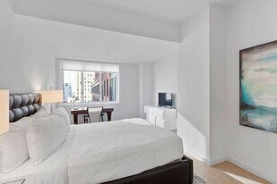 225 Rector Pl in New York, NY - Building Photo