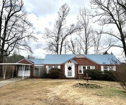 49784 AL-21 in Munford, AL - Building Photo