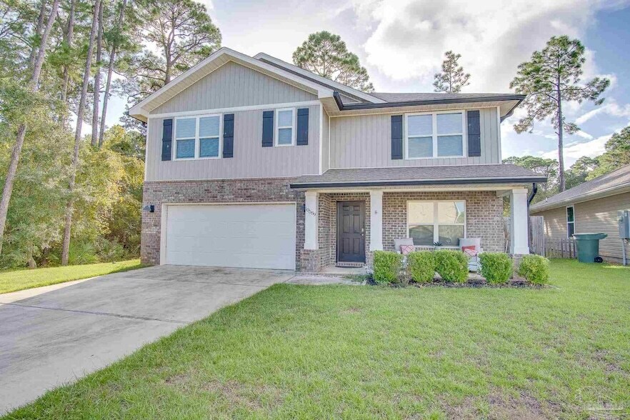 10589 Queens Gate Cir in Pensacola, FL - Building Photo
