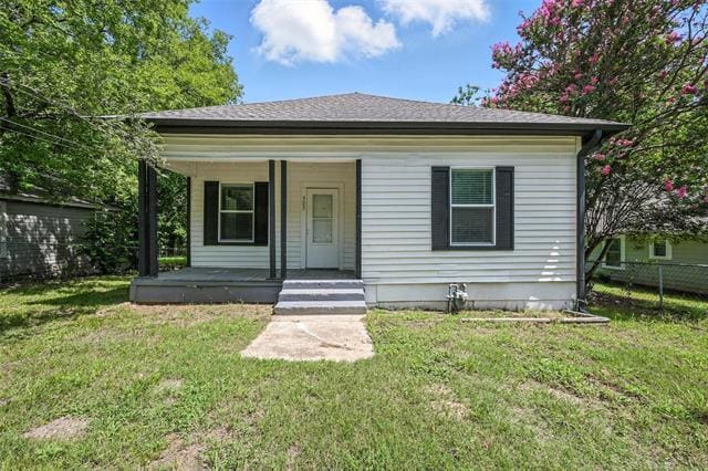 property at 903 W Baker St