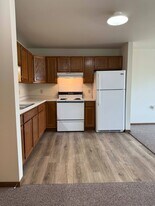 840 Weinert Rd, Unit 204 in West Bend, WI - Building Photo