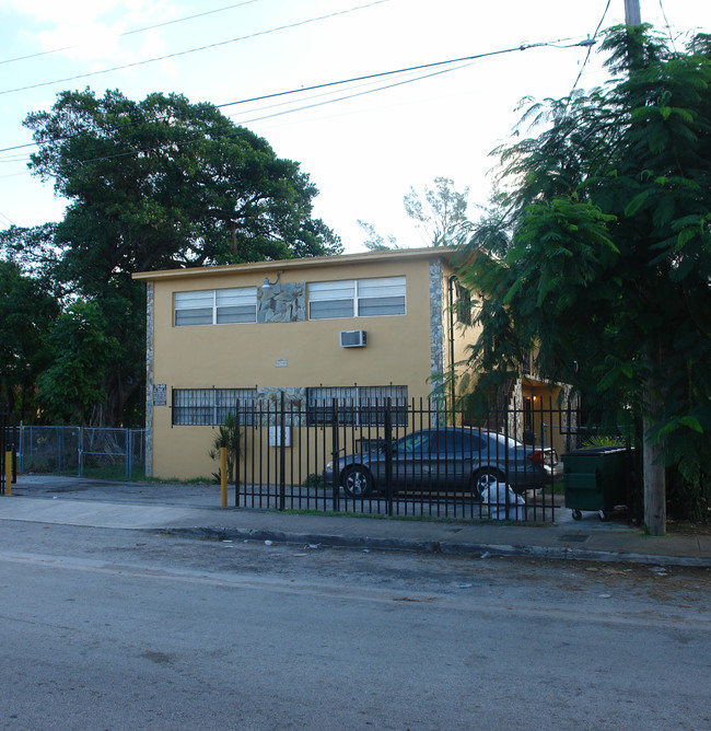 6215 NW 2nd Pl in Miami, FL - Building Photo - Building Photo