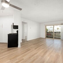 Mar at Seaside in San Diego, CA - Building Photo - Building Photo