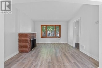 1350 Leaside Ave in Ottawa, ON - Building Photo - Building Photo