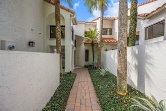 2443 Windsor Way Ct in Wellington, FL - Building Photo - Building Photo