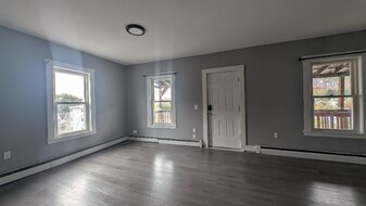 250 Madison Ave, Unit Apt 4 in Berlin, NH - Building Photo
