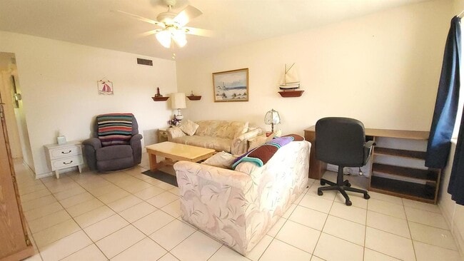 147 Bedford F in West Palm Beach, FL - Building Photo - Building Photo