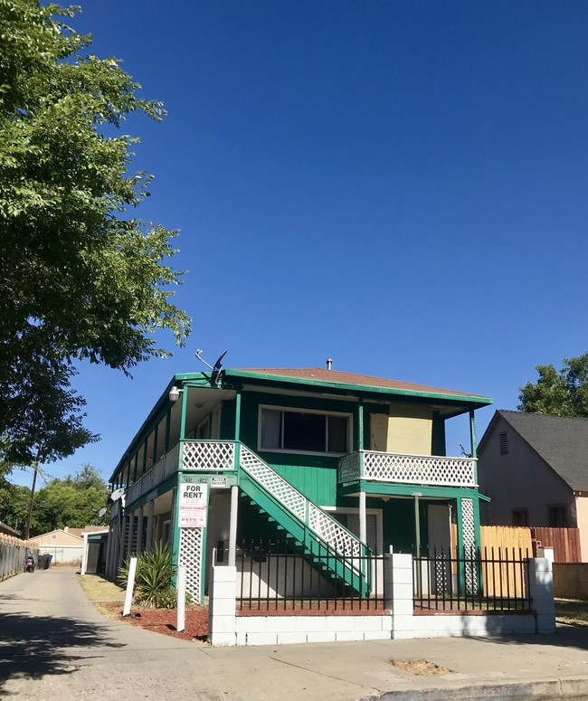 2340 Sepulveda Ave in San Bernardino, CA - Foto de edificio - Building Photo