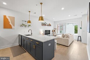 662 Glick Ct NW in Washington, DC - Building Photo