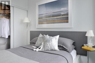 15-1115 Roehampton Ave in Toronto, ON - Building Photo - Building Photo