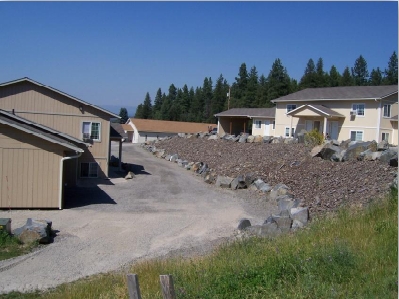 7024 Funkhouser Rd in Bonners Ferry, ID - Foto de edificio - Building Photo