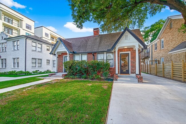 1924 Harold St in Houston, TX - Building Photo - Building Photo