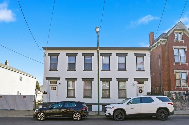 property at 816 Main St