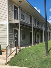 Summer Brooke Apartments in Auburn, AL - Foto de edificio - Building Photo