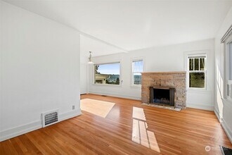 219 NW 53rd St in Seattle, WA - Building Photo - Building Photo