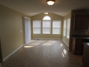 1255 Arkansas Dr in Xenia, OH - Foto de edificio - Building Photo