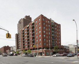 Metro View in Astoria, NY - Building Photo - Building Photo