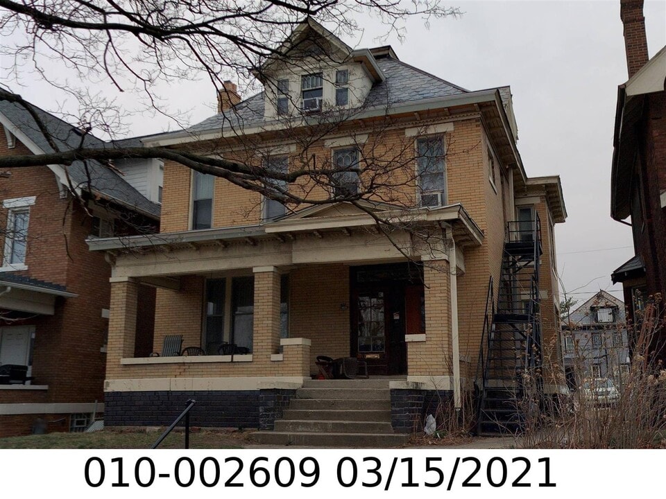 70 E 18th Ave in Columbus, OH - Building Photo