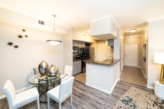 9868 N Eldridge Pkwy in Jersey Village, TX - Building Photo - Building Photo