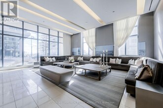 60-860 Annie Craig Dr in Toronto, ON - Building Photo - Building Photo