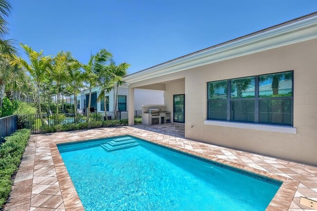 13501 Artisan Cir in Palm Beach Gardens, FL - Building Photo - Building Photo