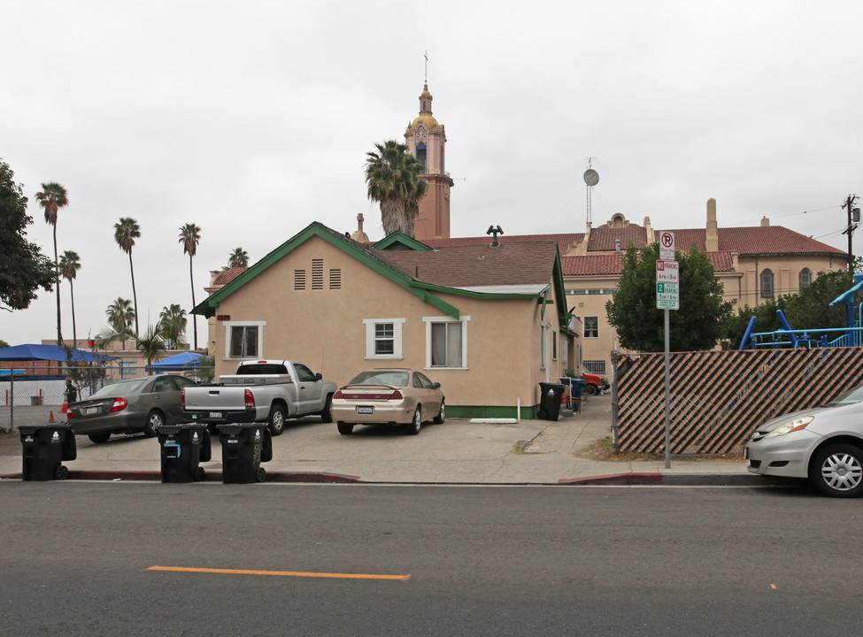 1513 Cassil Pl in Los Angeles, CA - Building Photo