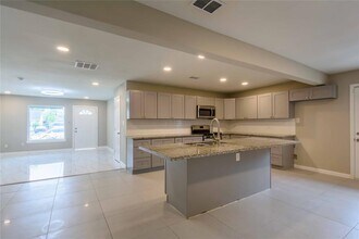 126 Red Ripple Rd in Houston, TX - Building Photo - Building Photo