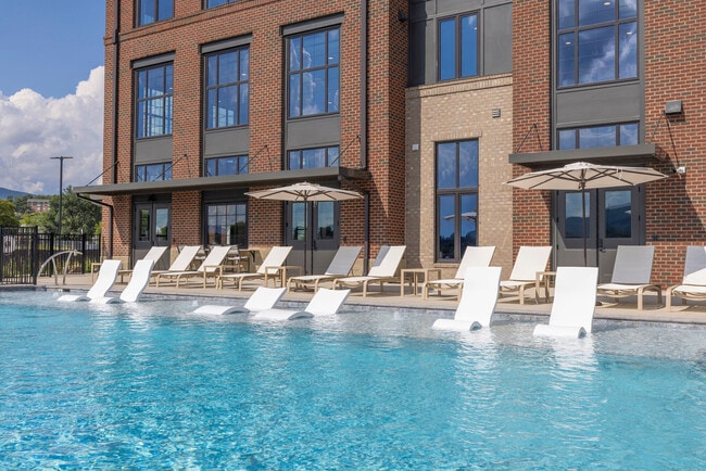 Valleydale Apartments in Salem, VA - Foto de edificio - Building Photo