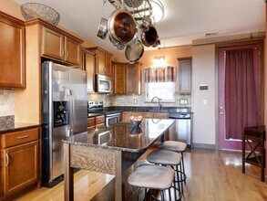 521 S 7th St in Minneapolis, MN - Building Photo - Building Photo
