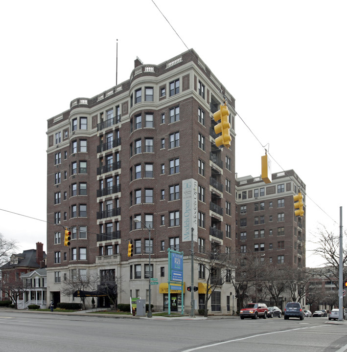 Garden Court Apartments in Detroit, MI - Building Photo