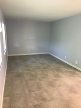 2616 NE 14th Ave-Unit -5 in Oakland Park, FL - Building Photo - Building Photo