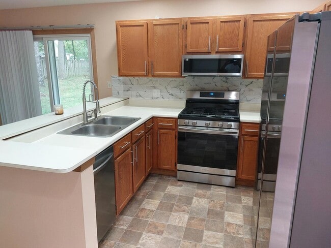 709 Dartmouth Dr in Island Lake, IL - Building Photo - Building Photo