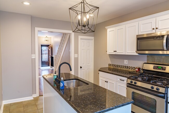 property at 2523 S Rosewood St