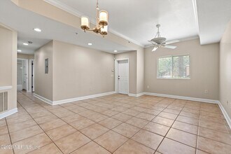 9745 Touchton Rd in Jacksonville, FL - Building Photo - Building Photo