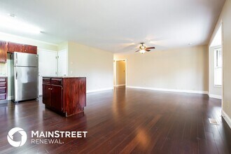 1075 Patience Dr in Florissant, MO - Building Photo - Building Photo