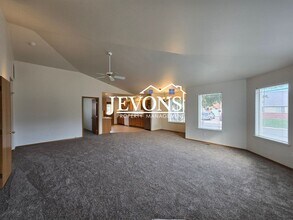 7301 W Chestnut Ave in Yakima, WA - Building Photo - Building Photo