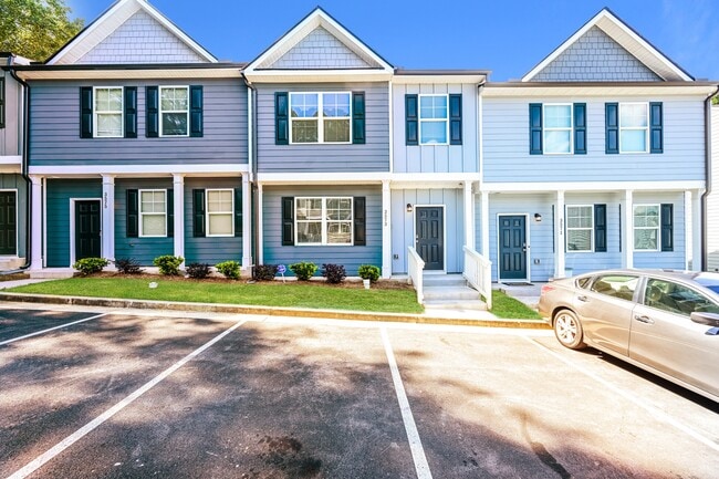 property at 3573 Saratoga Cir