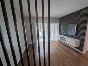1089 Benoist Farms Rd in West Palm Beach, FL - Building Photo - Building Photo