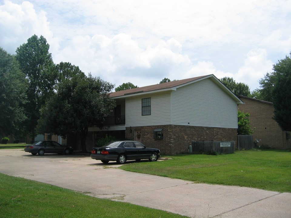 103 Creek Bend St in Natchez, MS - Foto de edificio