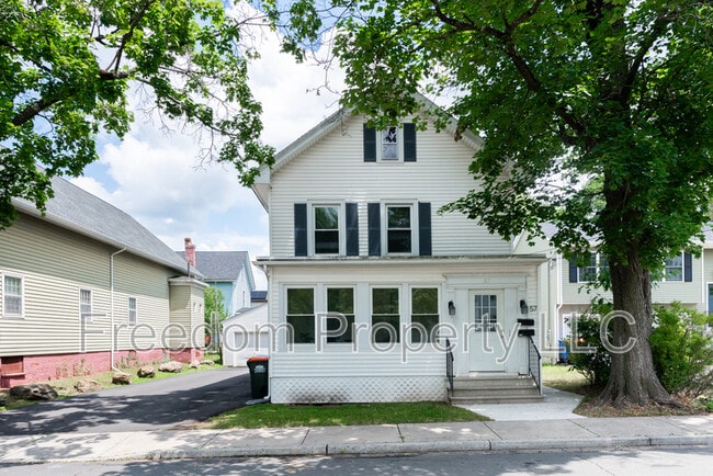 57 Germania St in Southington, CT - Building Photo - Building Photo