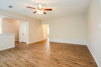 302 Glencarry Trail in Rosharon, TX - Foto de edificio - Building Photo