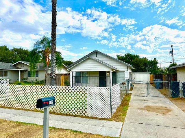 107 W Beechwood Ave in Fresno, CA - Building Photo - Building Photo