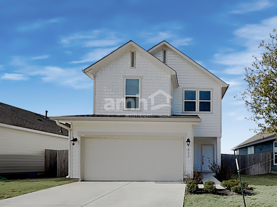 433 Pebble Bend in New Braunfels, TX - Building Photo